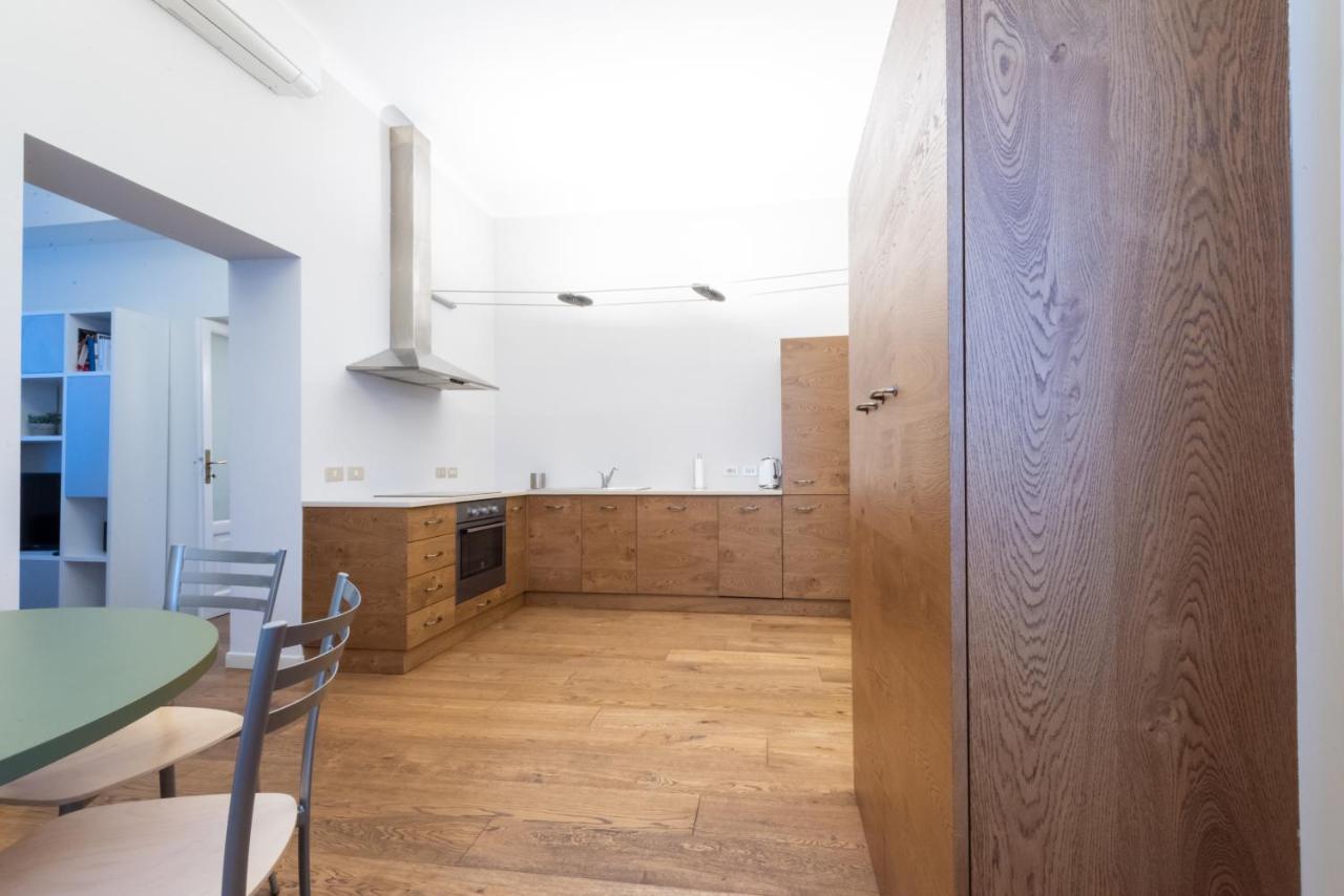 Apartamento Porta Venezia Elegant Penthouse With Terrace Milán Exterior foto